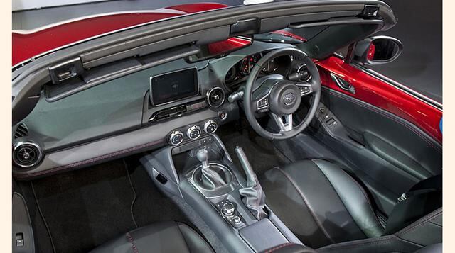 El icónico piloto trasero del MX-5 ha sido totalmente modificado por un diseño redondeado que recuerda a algunos modelos de Alfa. (Expansión)