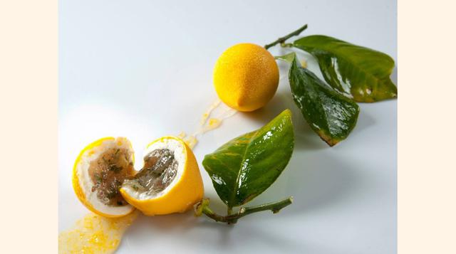 Le Meurice Alain Ducasse (París, Francia). A cargo de los chef Alain Ducasse y Christophe Saintagne, uno de los restaurantes emblemas de la cocina francesa sirve un menú degustación para dos personas por US$ 856 en seis tiempos.