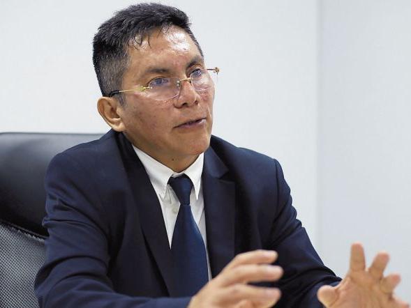 El titular del JEE de Lima Centro, Luis Carrasco, presentó denuncias penales contra, al menos, 12 candidatos al Congreso por omitir información en sus hojas de vida respecto a sus sentencias.