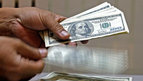 Cabe mencionar, que se les llama remesas a los envíos de dinero que realiza un trabajador que labora en el extranjero hacia su país de origen. (Foto: AFP)