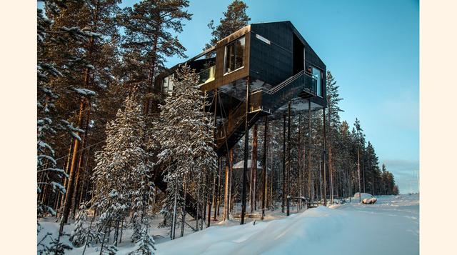 "El diseño de The 7th room intenta acercar la gente a la naturaleza", explican los arquitectos. Para ello se cuenta también con una terraza exterior con suelo a modo de hamaca que deja visibilidad hacia el suelo del bosque.