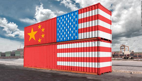 FOTO 2 | El gobierno chino replicó anunciando represalias equivalentes contra productos estadounidenses. Estados Unidos ya había impuesto unilateralmente aranceles de 25% sobre las importaciones de acero y de 10% sobre las de aluminio provenientes de cualquier país, lo que afecta a China. El gobierno de Trump busca reducir en US$ 200,000 millones su déficit comercial con Pekín, actualmente de US$ 375,000 millones.