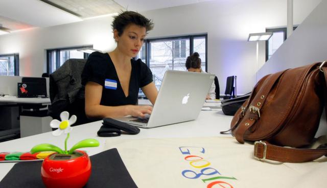 FOTO 15 | Ingeniero senior de desarrollo de software. Salario: US$ 171,285. La codificación ocupa gran parte del día de un ingeniero de software. Este ingeniero con más experiencia tiene más responsabilidades que un codificador básico, lo que refleja su mayor bagaje de experiencia. (Foto: AP)