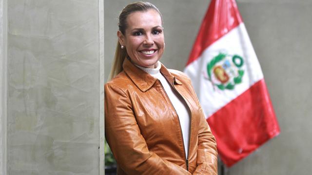 FOTO 10 |  De vice Vivienda a Inclusión Social. La nueva ministra de Desarrollo e Inclusión Social, Fiorella Molinelli, es cuestionada desde antes de asumir la cartera, por el caso Chinchero, pues fue la funcionaria encargada de firmar la adenda, cuando s