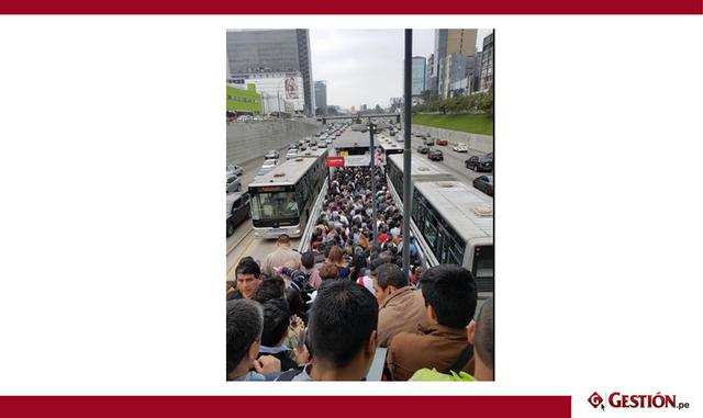 Foto 4: Ocurrió lo mismo en la estación Carnaval y Moreyra del Metropolitano. (Foto: Facebook de Madeleine Guerra)