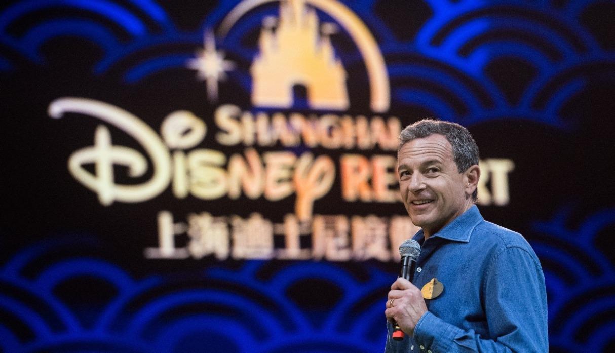 Bob Iger renunciará a su salario a partir de abril. (Foto: AFP)