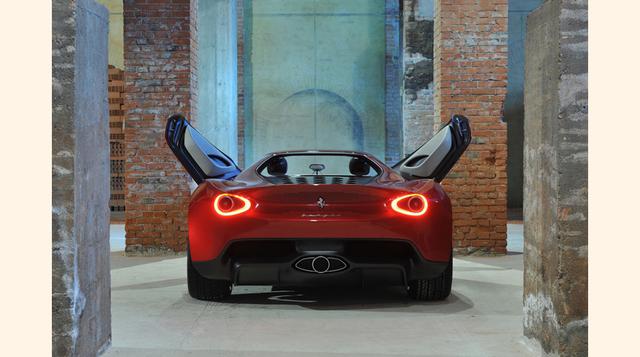 Este cabriolet biplaza es un V8 de 4.5 litros, 570 caballos de potencia, una aceleración de 0 a 100 km/h en sólo 3.4 segundos y una velocidad de hasta 320 km/h.  (Foto: Maga Ricos)