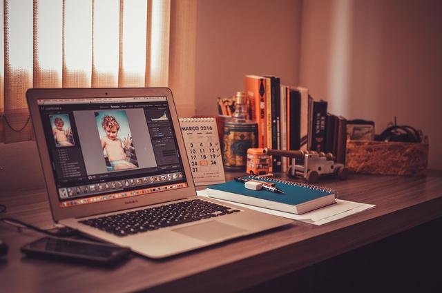 4. Blogger: si usted se considera apasionado por un tema en particular, por ejemplo, la fotografía o un género de cine, podría optar por convertirse en un blogger. (Foto: Pixabay)