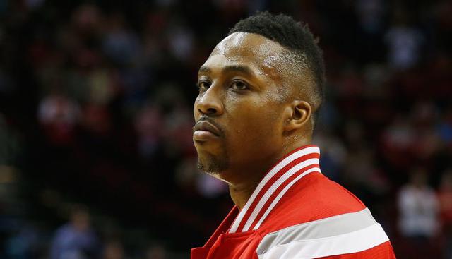 Dwight Howard |Otro pívot que destaca en esta millonaria lista, es Dwight Howard. Este basquetbolista pertenece a las filas de Houston Rockets, y registra ingresos anuales superiores a los 25 millones de dólares. (AFP)