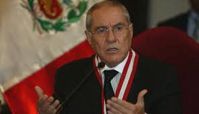 Javier Villa Stein. Cargo: Exvocal supremo. Vinculación: Visitó a Hinostroza, junto a Samuel Winter, días antes de que se resolviera un pedido del empresario para no pagar reparación civil.