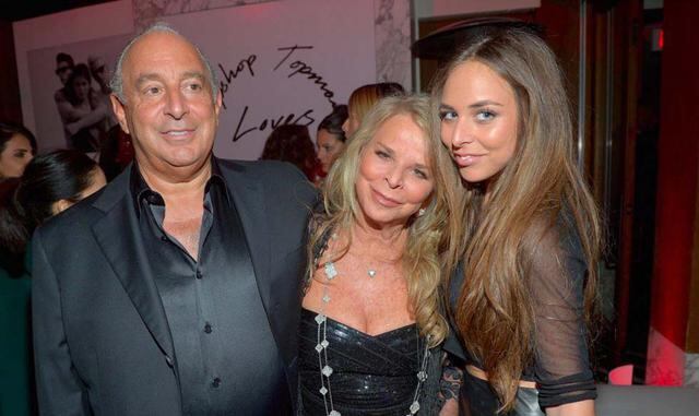 4. Tina Green y su esposo Philip Green. Cristina abrió su primera tienda de ropa en Sudáfrica con su primer marido, Robert, antes de casarse con Green y fundar sus negocios juntos. Ella es propietaria de todas las acciones familiares en Taveta Investments