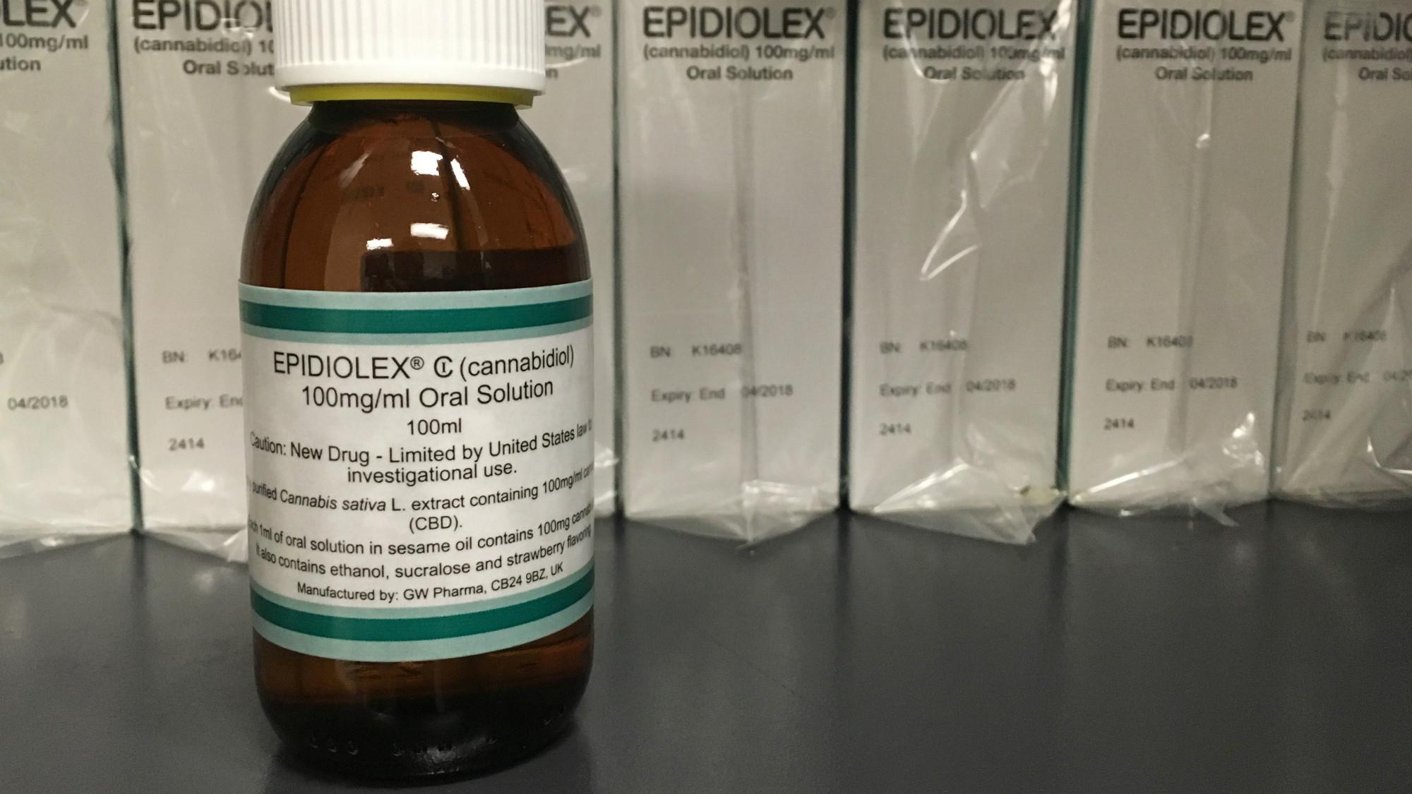 Epidiolex es el nombre del primer medicamento fabricado a partir de marihuana. El producto no contiene THC, que es el principio activo para el uso recreacional. (Foto: AP)