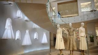 Dior inaugura en París el mayor museo de la moda y reabre su templo comercial