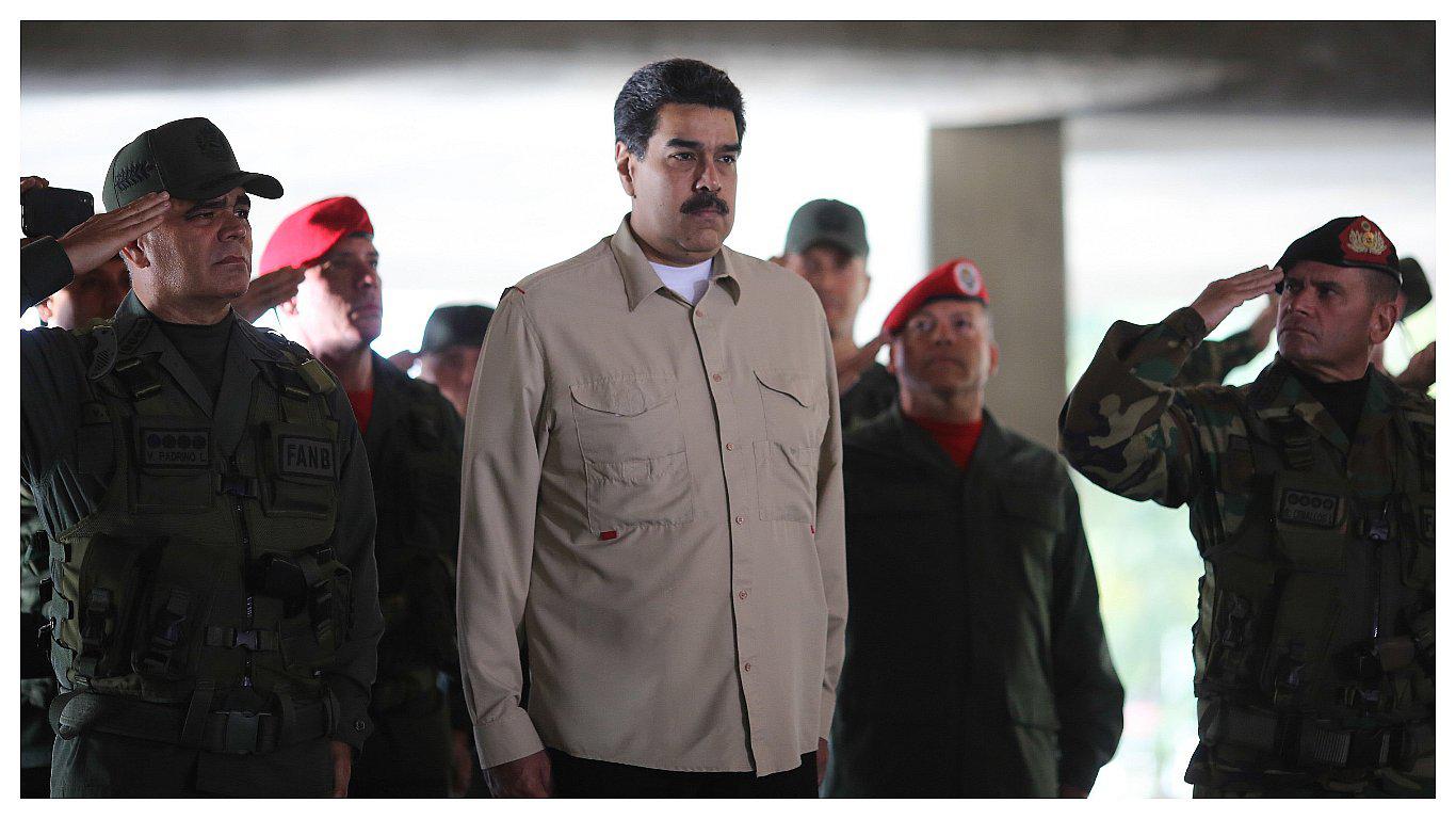 “Durante la reunión, los cancilleres de los Estados parte avanzarán en la discusión y toma de decisiones para que se ponga fin al régimen ilegítimo de Nicolás Maduro y regrese la democracia en Venezuela, aplicando medidas y sanciones de carácter no militar”, detalló la Cancillería colombiana.