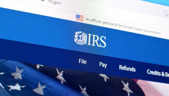 El IRS brinda información y herramientas en su página web para que los contribuyentes cumplan con sus obligaciones fiscales. Crédito: Shutterstock