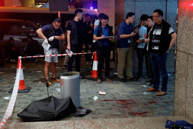 Hubo agresiones, enfrentamientos y vandalismo en centros comerciales de las ciudades Tai Po, Tuen Mun y Sha Tin, donde la policía utilizó gas pimienta para dispersar a los manifestantes. (Foto: Reuters)