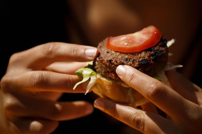 El cerdo es la carne más consumida a nivel mundial, por encima de la ternera y del pollo, por lo que su sustituto elaborado a base de plantas tiene un gran potencial en el mercado, especialmente en lugares como China, donde la demanda se ha disparado en los últimos años.