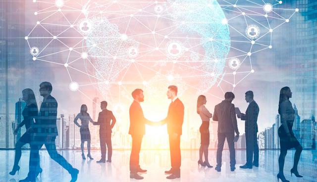 FOTO 2 | 2) Aprovechamiento del potencial de la cuarta revolución industrial
Con la Reunión Anual de Davos enfocada en "Globalización 4.0: formación de una arquitectura global en la era de la cuarta revolución industrial", un tema que se trató fue cómo la cuarta revolución industrial puede impulsar transformaciones positivas hacia la economía circular.

Un informe publicado en Davos se centró en el potencial de las innovaciones tecnológicas y de la cadena de valor en los artículos electrónicos y de plástico, desde la configuración de herramientas de procedencia hasta pasaportes para los productos e Internet de materiales. Estas posibilidades aún no se han aprovechado plenamente. Pero, al mismo tiempo, con la canalización correcta de los esfuerzos y la innovación, pueden afianzarse rápidamente.

Google y SAP también lanzaron el concurso Economía Circular 2030 para los próximos cinco meses con el fin de involucrar a los innovadores en el diseño de soluciones circulares; y el Foro Económico Mundial y sus socios están configurando un programa (Escala 360) para colaborar con los países que quieren ayudar a los empresarios a mejorar sus soluciones circulares.

Si bien el potencial permanece en gran medida sin explotar, la velocidad con que esas tecnologías se han afianzado en otros dominios brinda esperanza.