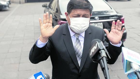 Walter Ayala negó que el Ejecutivo haya presionado para promover a los coroneles Ciro Bocanegra y Carlos Sánchez Cahuancama. Foto: (GEC/Renzo Salazar)