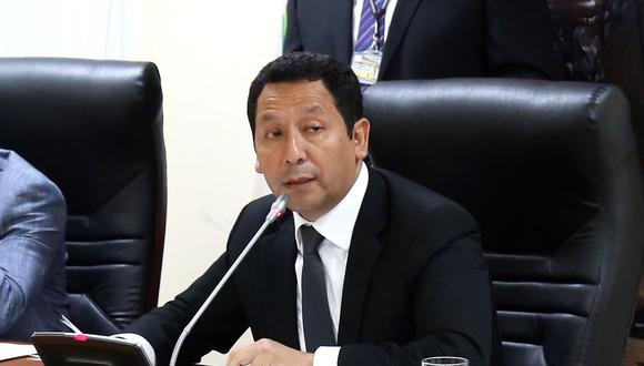 El congresista Clemente Flores, de Peruanos por el Kambio, presentó su renuncia al partido pero seguirá siendo parte de la bancada. (Foto: Congreso de la República)