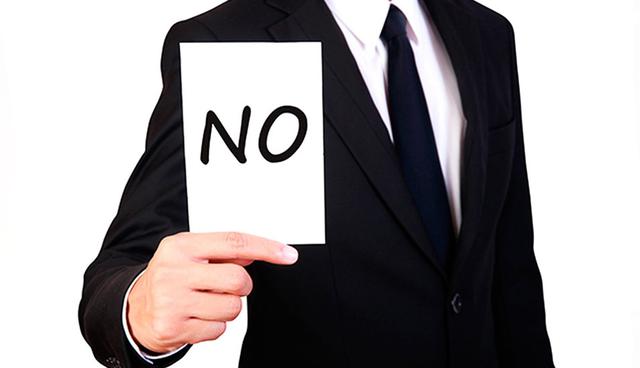 FOTO 10 | 10. Les das a otros demasiado de ti
La generosidad es saludable cuando ya te has hecho cargo de ti mismo y de tus metas. No puedes dar lo que no tienes. Cuando sientas que es difícil decirle "no" a otros por querer verte bien, te estás preparando para fallar. (Foto: Difusión)