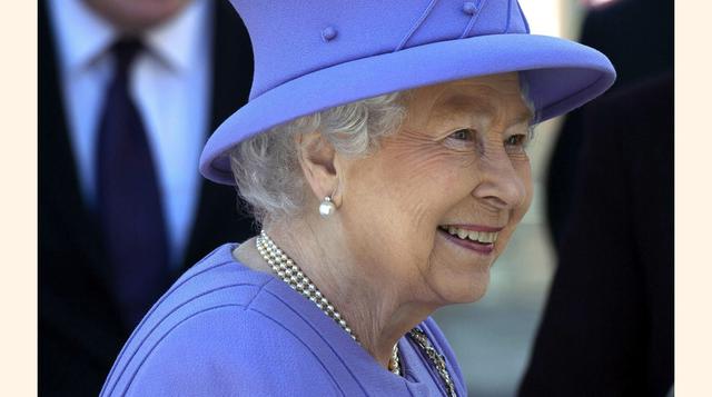 Isabel Alejandra María, apodada "Lilibet" por su familia, era la tercera en la línea al trono después de su tío Eduardo, príncipe de Gales, y su padre Alberto, el duque de York.