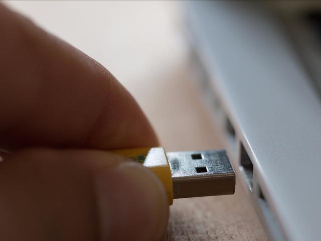 FOTO 3 | Memorias USB, las unidades de almacenamiento en miniatura pueden ser una forma conveniente de llevar los datos en el bolsillo, pero gracias al almacenamiento en la nube no tendrás que cargar nada en absoluto.