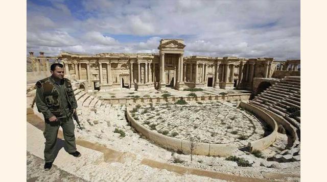 27 de marzo: Siria – Las fuerzas gubernamentales, respaldadas por Rusia y el hezbolá libanés, arrebatan al grupo Estado Islámico la ciudad de Palmira, declarada Patrimonio de la Humanidad por la Unesco. (Foto: AFP)