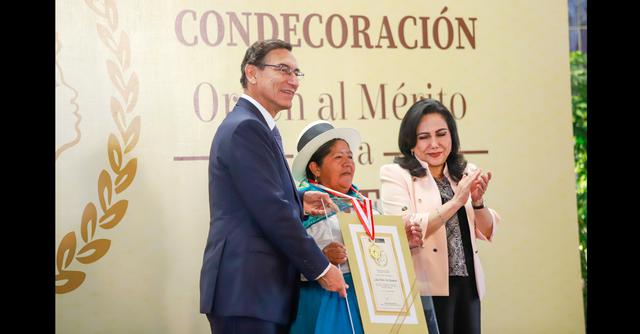 FOTO 10 | En la categoría “En mérito a su trabajo por la protección y promoción de los derechos de las mujeres de los Pueblos Indígenas” resultó ganadora Lidia Flores De Huamán. (Foto: flickr Presidencia Perú)