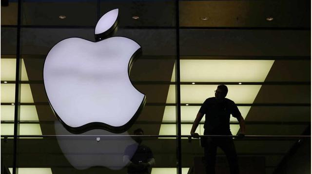 FOTO 16 | Agosto del 2018: Apple supera el billón de dólares en valor bursátil.