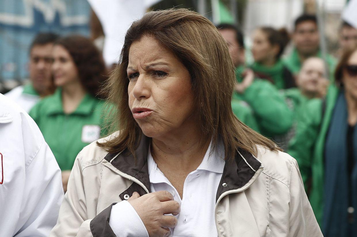 Lourdes Flores acudió a votar a un colegio en San Isidro. (Foto: USI)