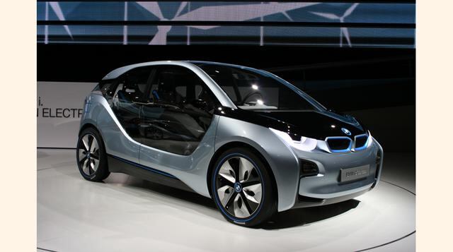BMW presentó el año pasado su i3, un auto electrónico que es fruto de una alianza con Samsung para que sus vehículos sean compatibles con toda la gama de dispositivos Galaxy. (Foto; Wikimedia)