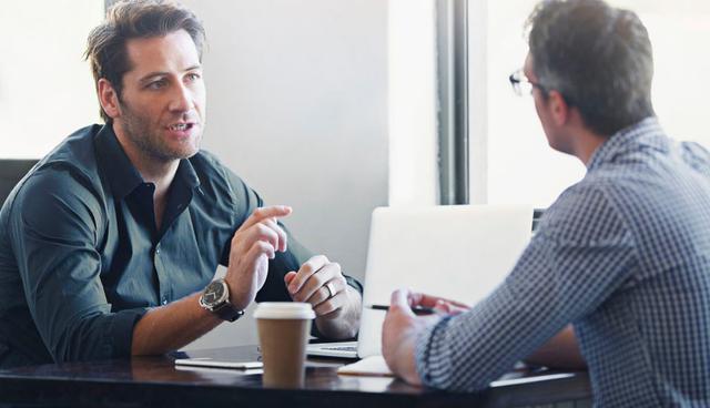 FOTO 12 | 12. "¿Comentarios?"
En la mayoría de los casos esta frase puede resultar nada dañina, pero  en algunos casos ésta también puede ser utilizada para demostrar que alguien se equivocó en algo como: “Tenemos que discutir de tu desempeño el día de hoy, ¿comentarios?”

¿Comentarios sobre este artículo? ¿Cuáles otras frases consideras pasivas agresivas? No estoy enojado, sólo dímelas.