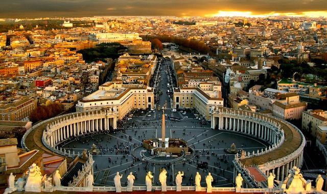 Foto 7 | Vaticano - Santa Sede ► Alberga alrededor de 1,800 personas por km2.