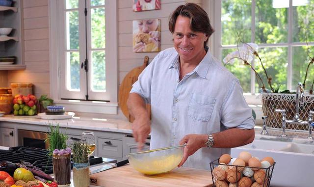 FOTO 12 | Gastronomía: Besh admitió haber tenido una aventura con una empleada, pero negó una cultura abusiva en su empresa donde algunas mujeres han denunciado que colegas y supervisores las toqueteaban, hacían comentarios inapropiados y a veces trataban