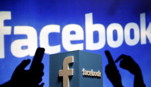 Colombia tiene 50 millones de habitantes, y un 60% tiene acceso y usa Facebook.  (Reuters).