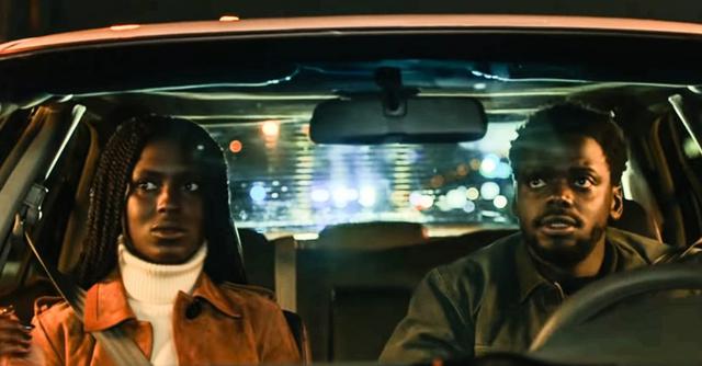 Foto 7 | "Queen & Slim", de Universal, un drama racial protagonizado por Daniel Kaluuya y Jodie Turner-Smith y que sigue la huida de una pareja negra que mata por accidente a un policía racista, le siguió con US$ 3.6 millones.