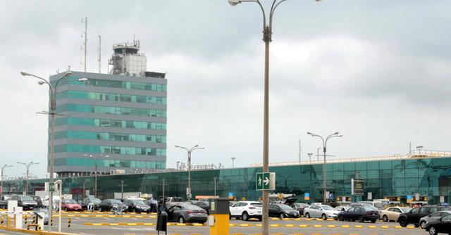 FOTO 6 | 6. Lima Airport Partners (LAP) informó que este mes se conocerá al nuevo consorcio constructor encargado de iniciar los trabajos de limpieza para la ampliación del aeropuerto Internacional Jorge Chavez. Existen tres consorcios preseleccionados que compiten para la ejecución del trabajo. Se tratan de empresas de capitales españoles, chilenos, estadounidenses y mexicanos, según dijo Antón Aramayo, director responsable del proyecto. (Foto: Diana Chavez)