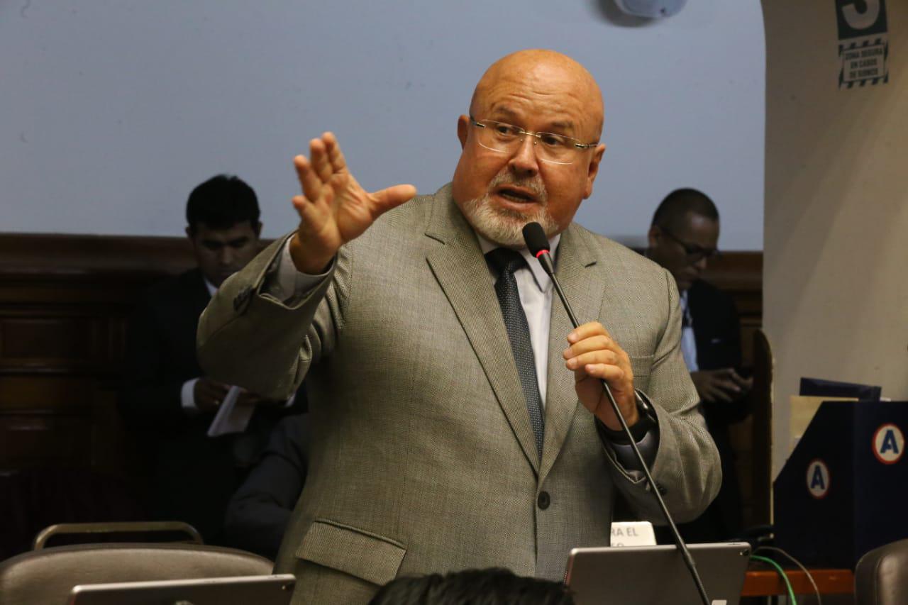 El congresista Carlos Bruce indicó que Martín Vizcarra entró primero a la lista parlamentaria de PpK. (Foto: Congreso)