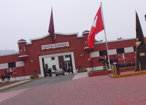 El burgomaestre refirió que el cuartel Barbones le pertenece al Estado y tiene un espacio de 20 hectáreas, el cual sería suficiente para la ubicación de los vendedores de La Parada. (Foto Google Maps)