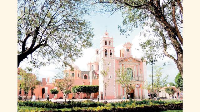 4. Tequisquiapan, Querétaro: Se distingue por sus angostas calles con apariencia virreinal y por la producción artesanal de vara y mimbre. Volar en globo es una de sus actividades más populares, al igual que las exquisitas rutas del queso y el vino. (Foto