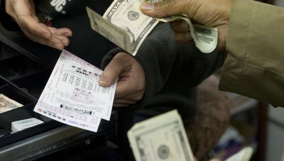 De un día para otro, Edwin Castro se convirtió en millonario al ganar 2 mil millones de dólares jugando la lotería Powerball (Foto: Saul Loeb / AFP)
