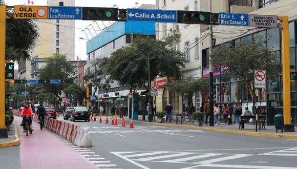 Alto nivel. La avenida Larco, uno de los corredores de Miraflores, sigue siendo uno de los más caros entre los distritos de la capital. (Foto: GEC)