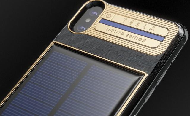 FOTO 2 | El Caviar iPhone X Tesla está equipado con una batería solar. La batería aprovecha la energía solar para cargar su teléfono. (Foto: Caviar)