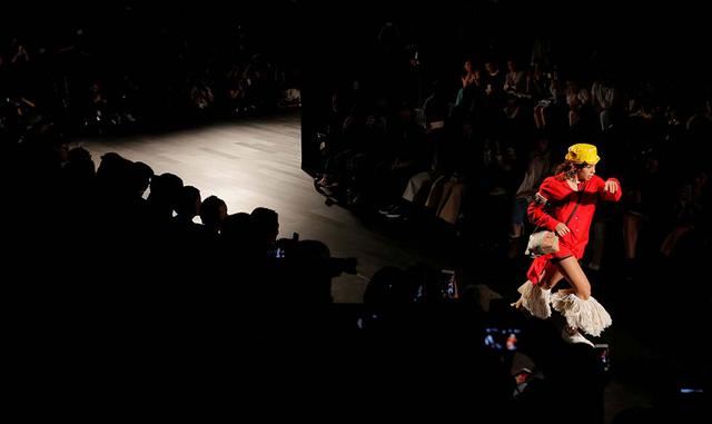 Foto 5 | "Es una celebración de las diferencias, del optimismo, y de todo aquello que es importante en la vida", explicó el director de comunicación de Desigual, Daniel Pérez.