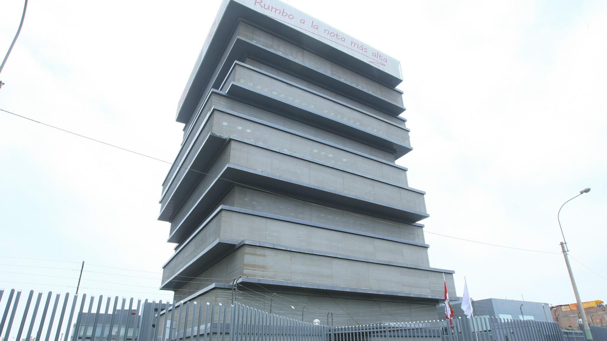 FOTO 9 | Educación. PL 1215. Se propone modificar diversos artículos de la Ley 28518, Ley de Modalidades Formativas Laborales.