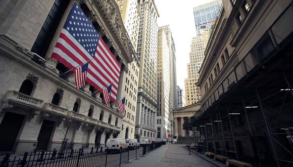 La bolsa de valores estadounidense registró su mejor mes en una generación. (Foto: AFP)