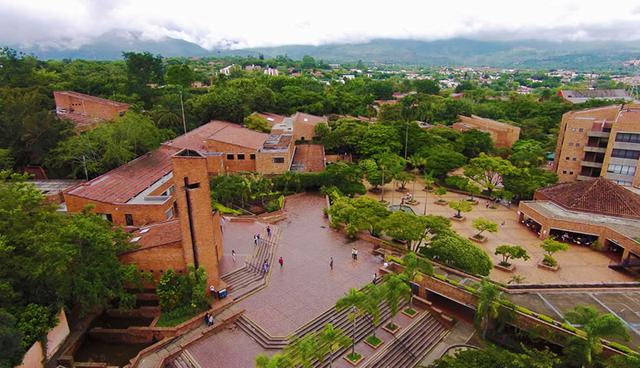 FOTO 17 |  PONTIFICIA UNIVERSIDAD JAVERIANA (Colombia). Puesto 17 en el 2019/ puesto 20 en el 2018.