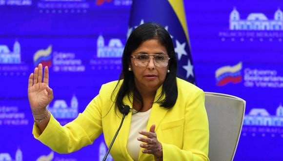 La vicepresidenta venezolana, Delcy Rodríguez, habla durante una conferencia de prensa en el Palacio Presidencial de Miraflores en Caracas.