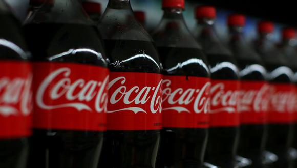 La multinacional Coca Cola anunció la suspensión de sus operaciones en Rusia. (Foto: Reuters)